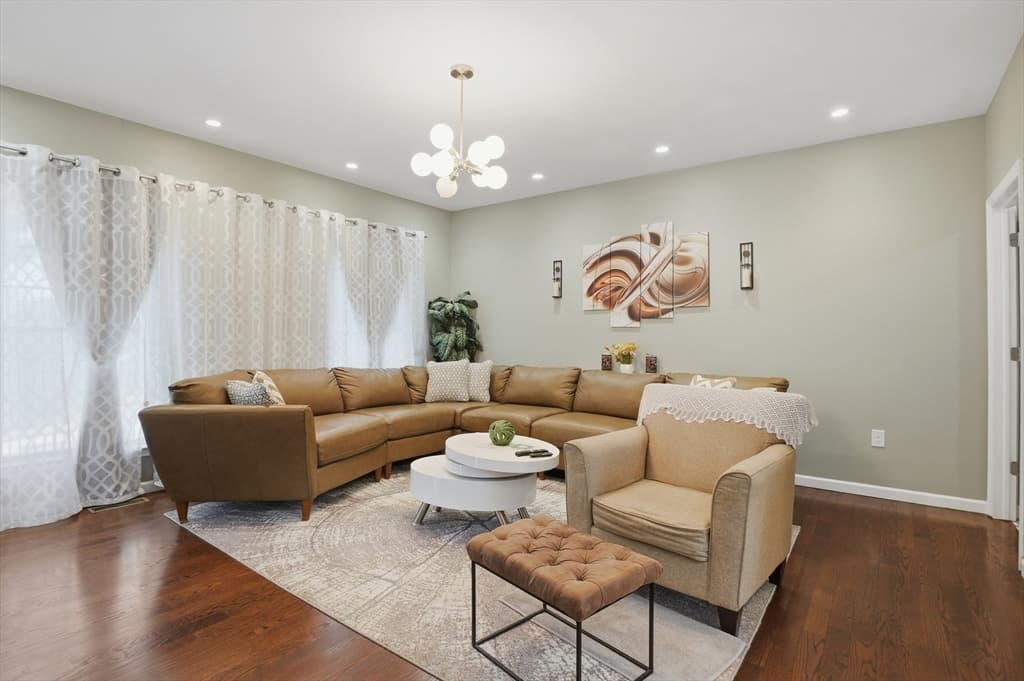 Single Family Residence at 112 Pineland Avenue, Worcester MA 01604, Worcester, photo 6 of 38