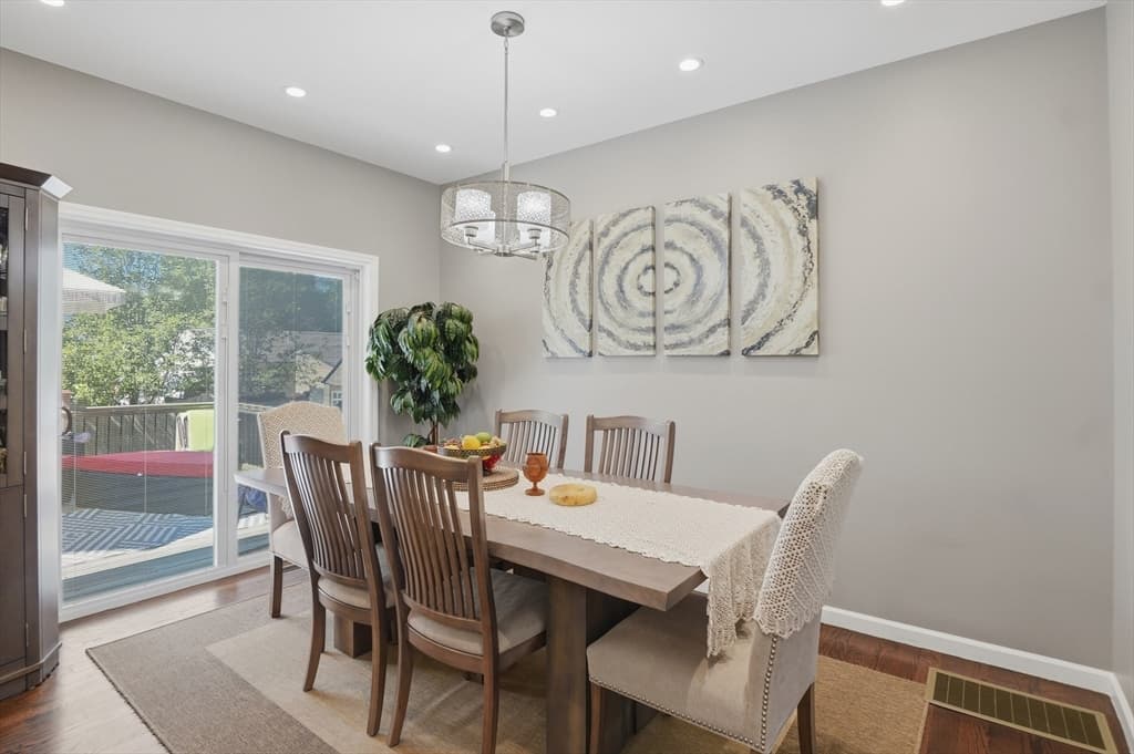 Single Family Residence at 112 Pineland Avenue, Worcester MA 01604, Worcester, photo 12 of 38