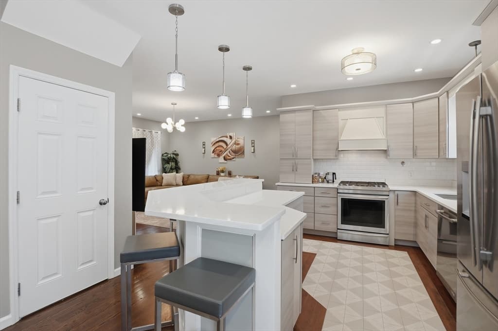 Single Family Residence at 112 Pineland Avenue, Worcester MA 01604, Worcester, photo 9 of 38