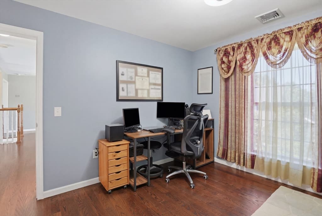 Single Family Residence at 112 Pineland Avenue, Worcester MA 01604, Worcester, photo 24 of 38