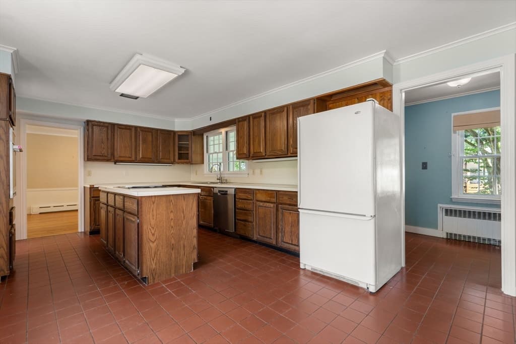 Single Family Residence at 6 Newton Place, Sturbridge MA 01566, Sturbridge, photo 14 of 34