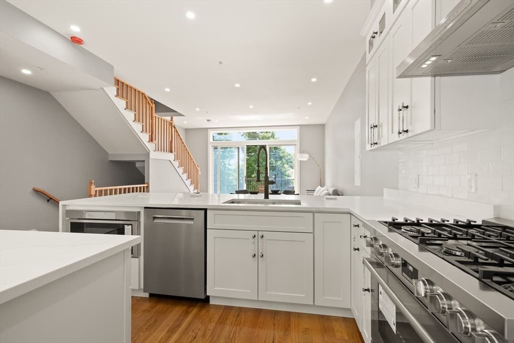 53 Packards Ln # 3, Quincy MA 02169 photo 12