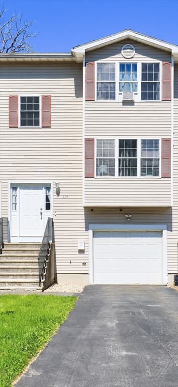 22B Bancroft St # B, Worcester MA 01610 photo 2