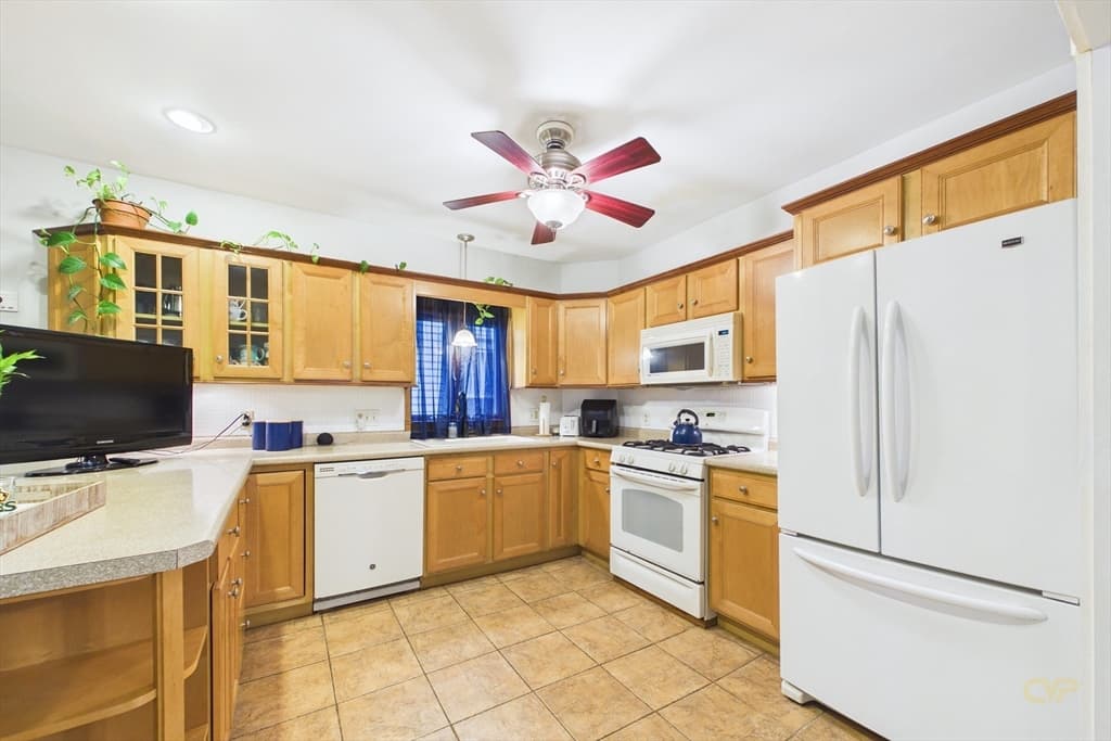 551 Union St, New Bedford MA 02740 photo 10