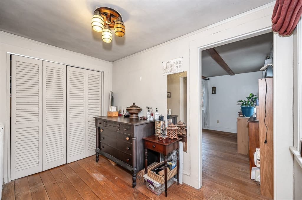39 Holman Rd, Newton MA 02466 photo 16