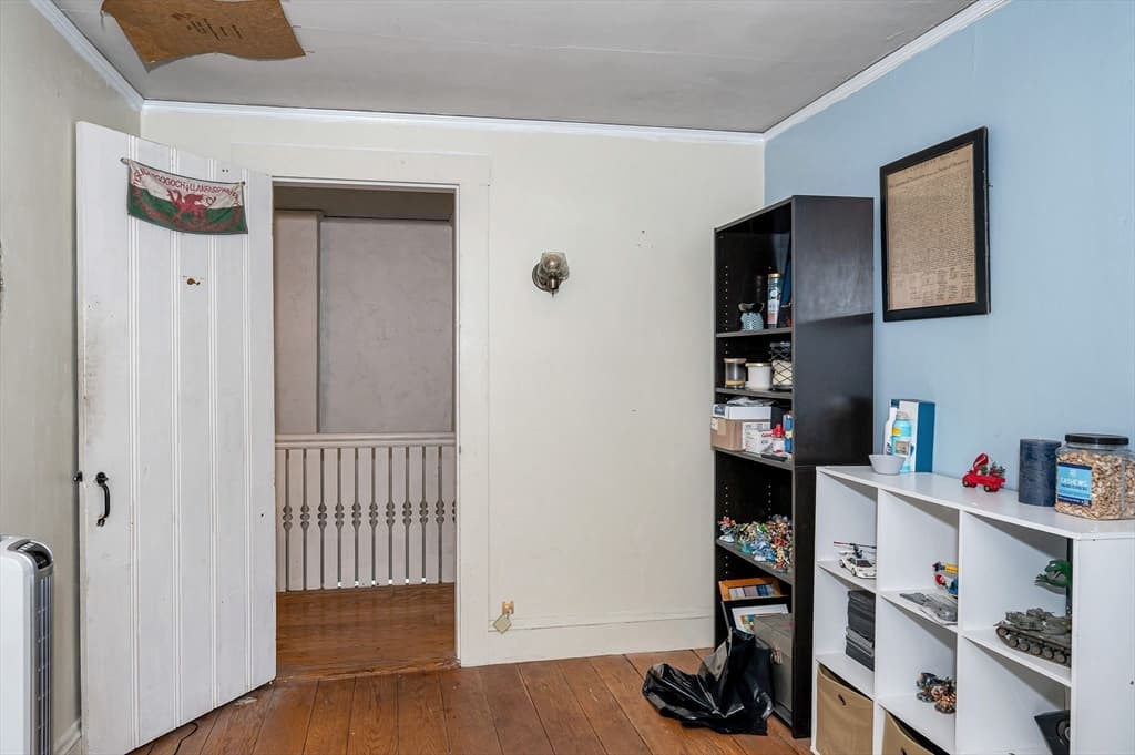 39 Holman Rd, Newton MA 02466 photo 22