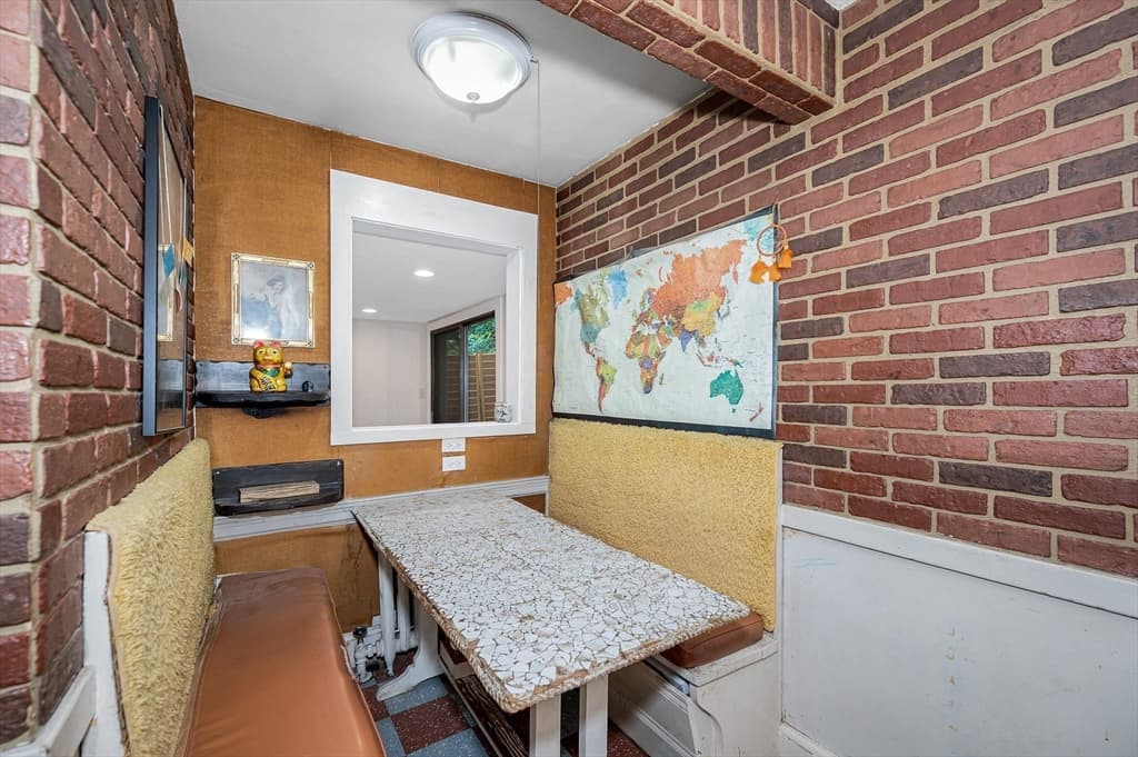 39 Holman Rd, Newton MA 02466 photo 11