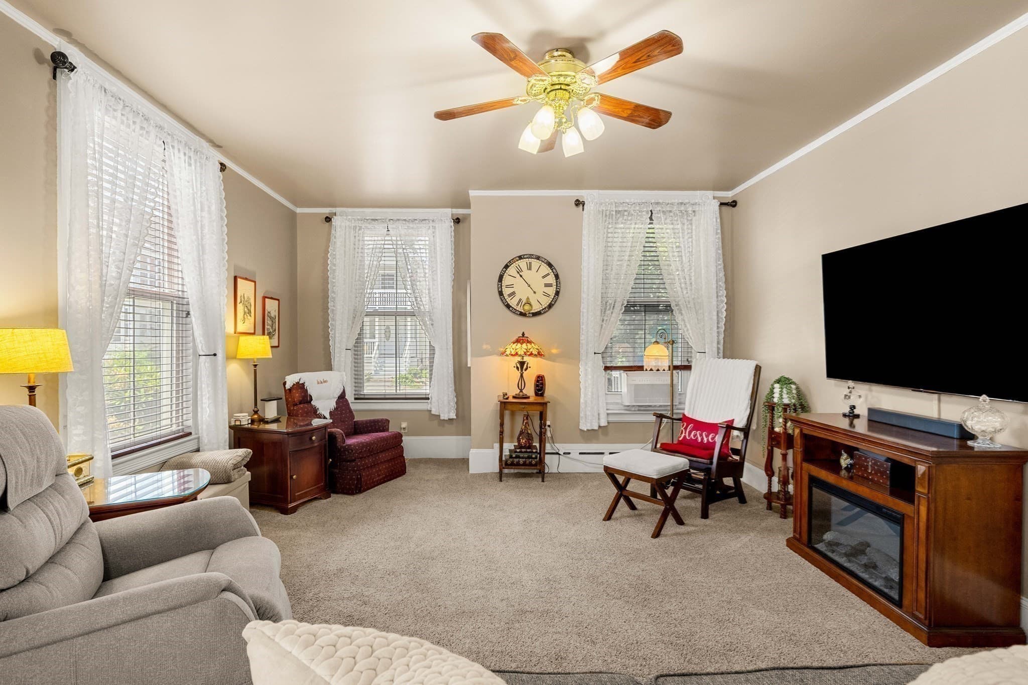 4 Family at 52 Mount Washington St, Lowell MA 01854, Lowell, photo 12 of 39