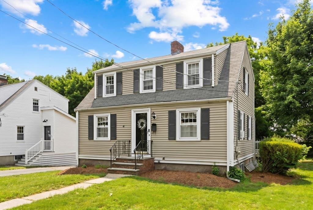 Single Family Residence at 138 Ellis Ave, Norwood MA 02062, Norwood, photo 2 of 30