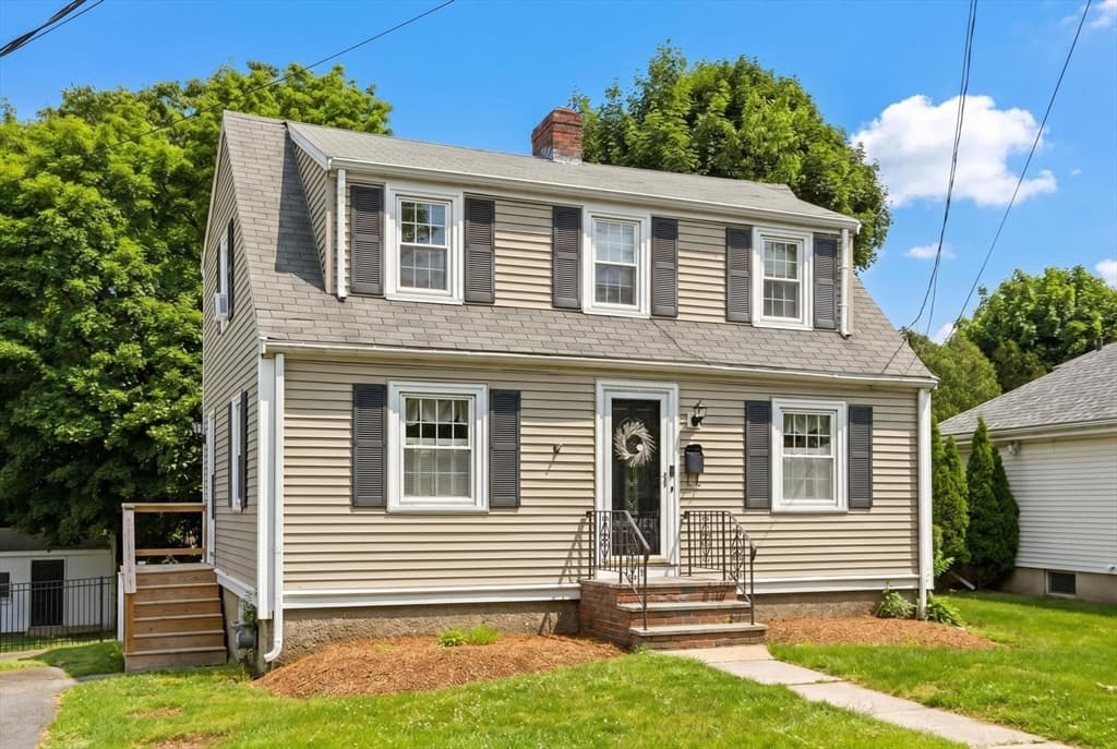138 Ellis Ave, Norwood MA 02062