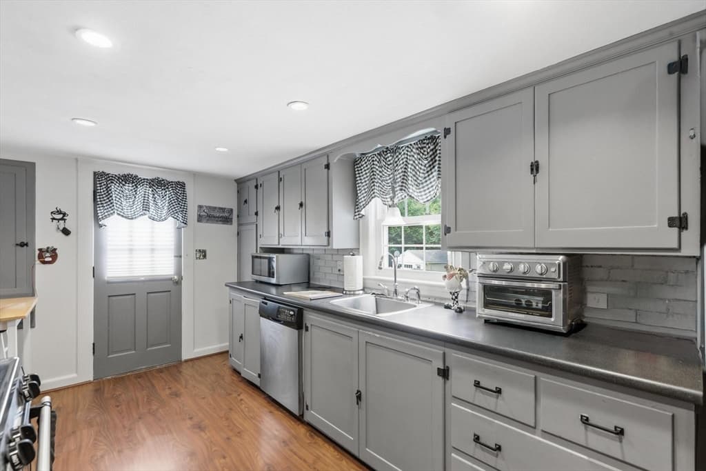 Single Family Residence at 138 Ellis Ave, Norwood MA 02062, Norwood, photo 11 of 30