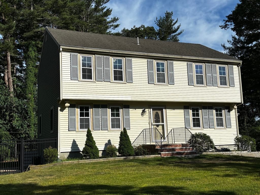 290 Center St # 2, Pembroke MA 02359