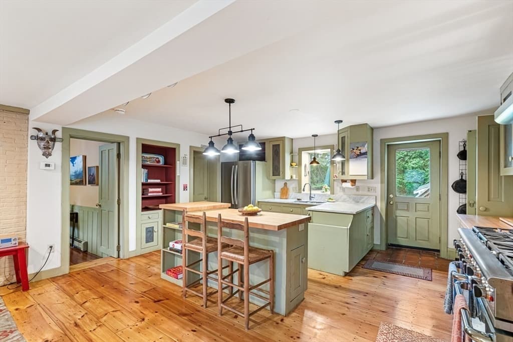 Single Family Residence at 462 Ledge, Seekonk MA 02771, photo 16 of 40