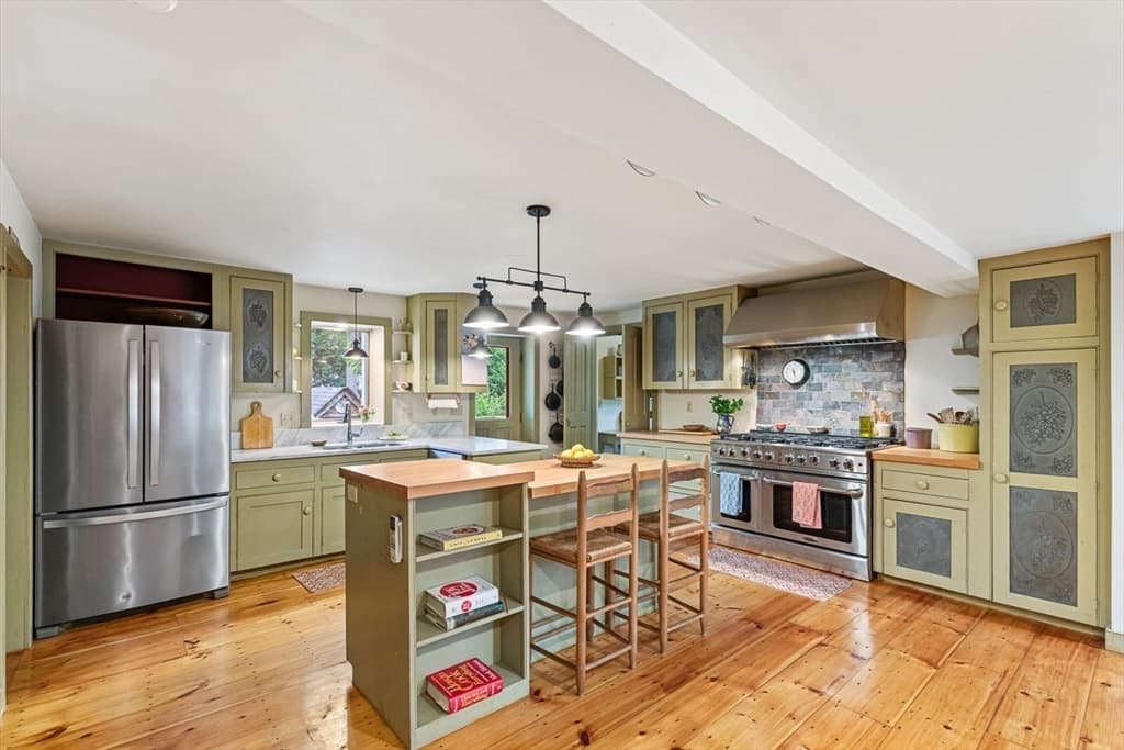 Single Family Residence at 462 Ledge, Seekonk MA 02771, photo 18 of 40