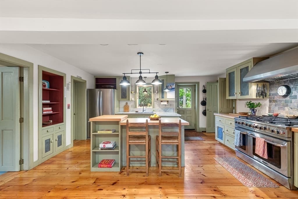 Single Family Residence at 462 Ledge, Seekonk MA 02771, photo 19 of 40