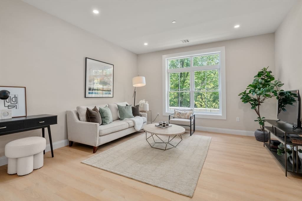 7 Cross St # 305, Wilmington MA 01887 photo 2