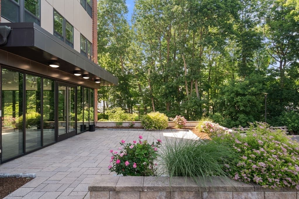 999 Hancock St # 313, Quincy MA 02169 photo 3