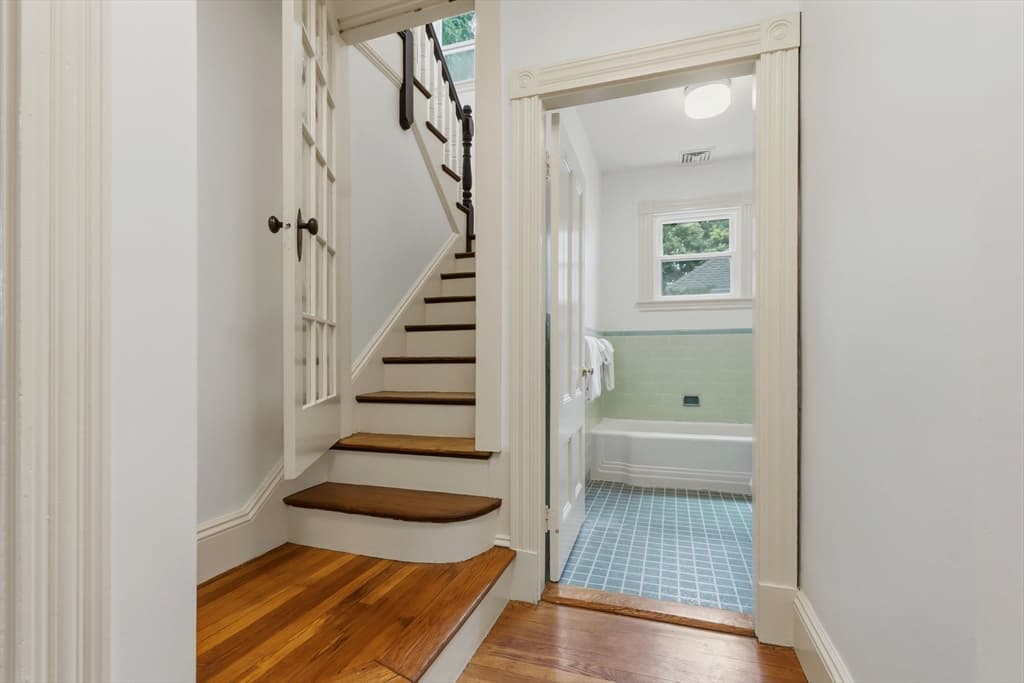 Single Family Residence at 32 Ocean St, Beverly MA 01915, Beverly, photo 13 of 34