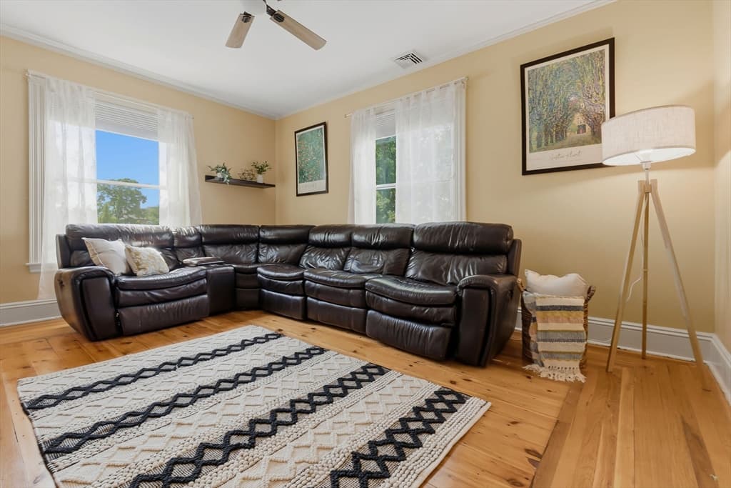 Single Family Residence at 32 Ocean St, Beverly MA 01915, Beverly, photo 7 of 34
