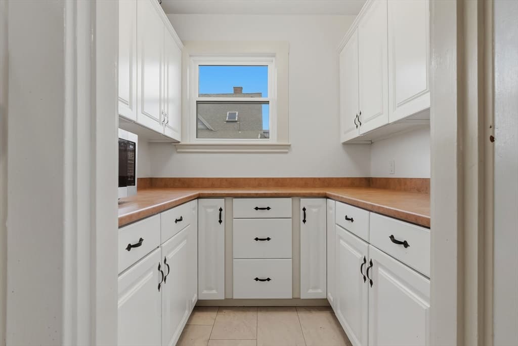 Single Family Residence at 32 Ocean St, Beverly MA 01915, Beverly, photo 10 of 34