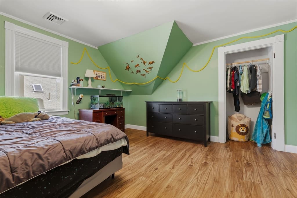 Single Family Residence at 32 Ocean St, Beverly MA 01915, Beverly, photo 15 of 34