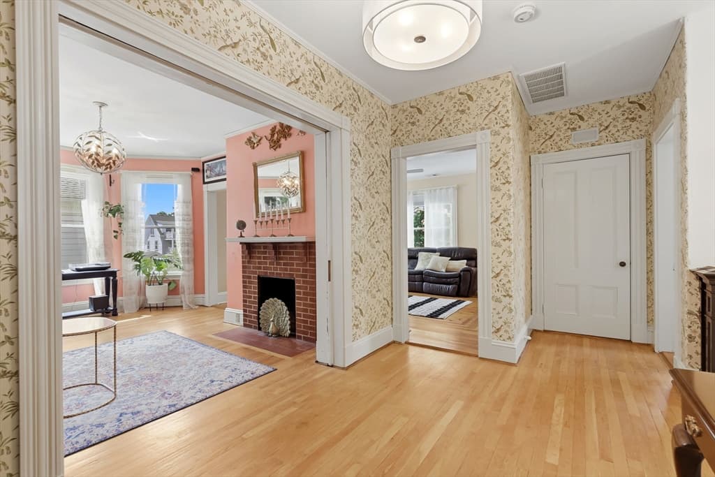 Single Family Residence at 32 Ocean St, Beverly MA 01915, Beverly, photo 4 of 34