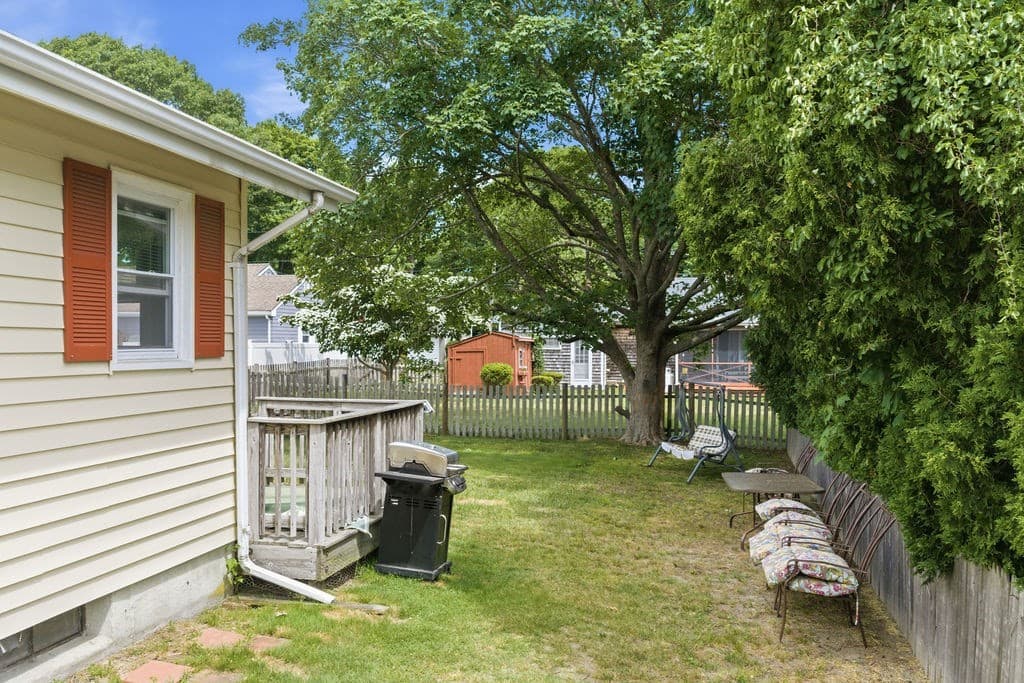 Single Family Residence at 117 Fales Rd, Bristol RI 02809, Bristol, photo 5 of 42