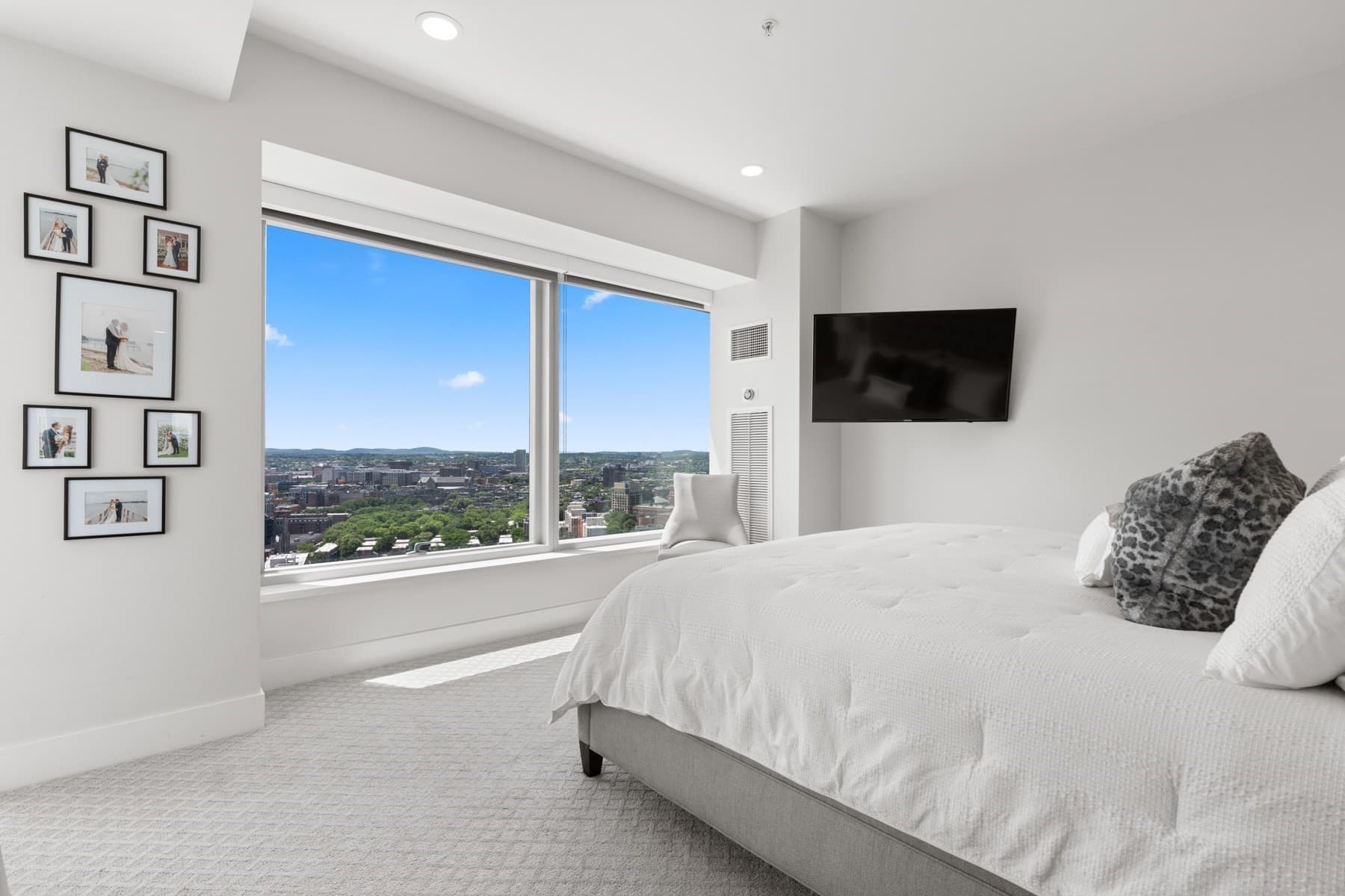 Condominium at 110 Stuart Street # 26J, Boston MA 02116, photo 22 of 38