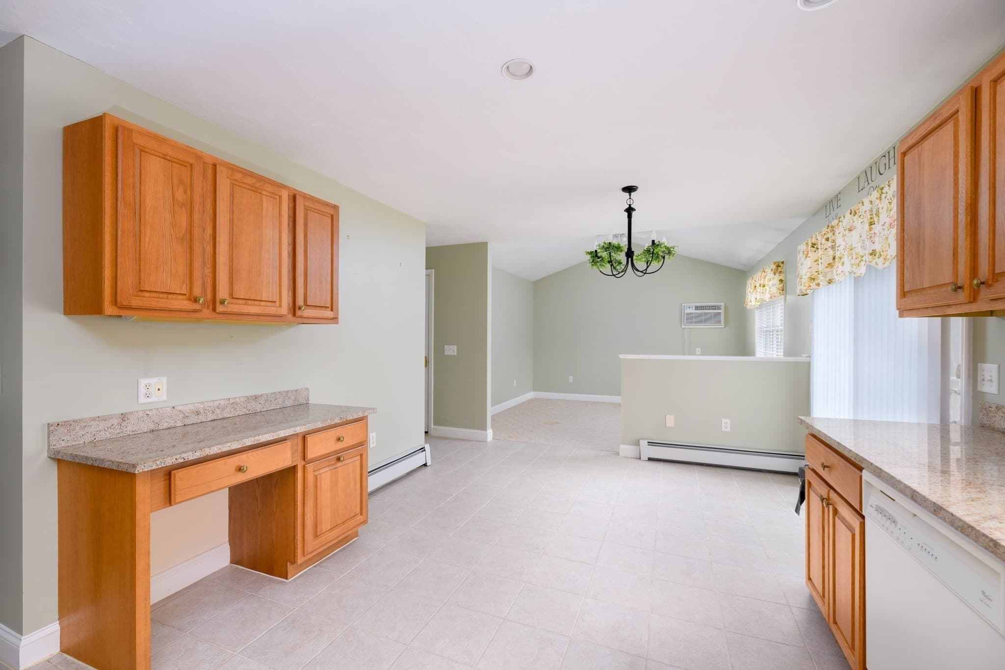 Condominium at 12 Autumn Woods Dr # 12, Rutland MA 01543, Rutland, photo 7 of 19