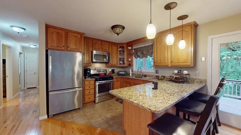 233 Tispaquin St, Middleboro MA 02346 photo 6