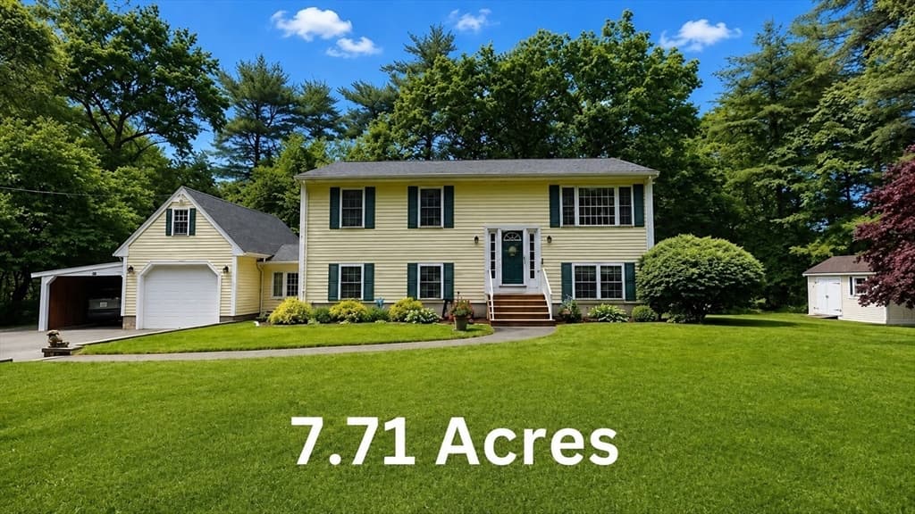 233 Tispaquin St, Middleboro MA 02346