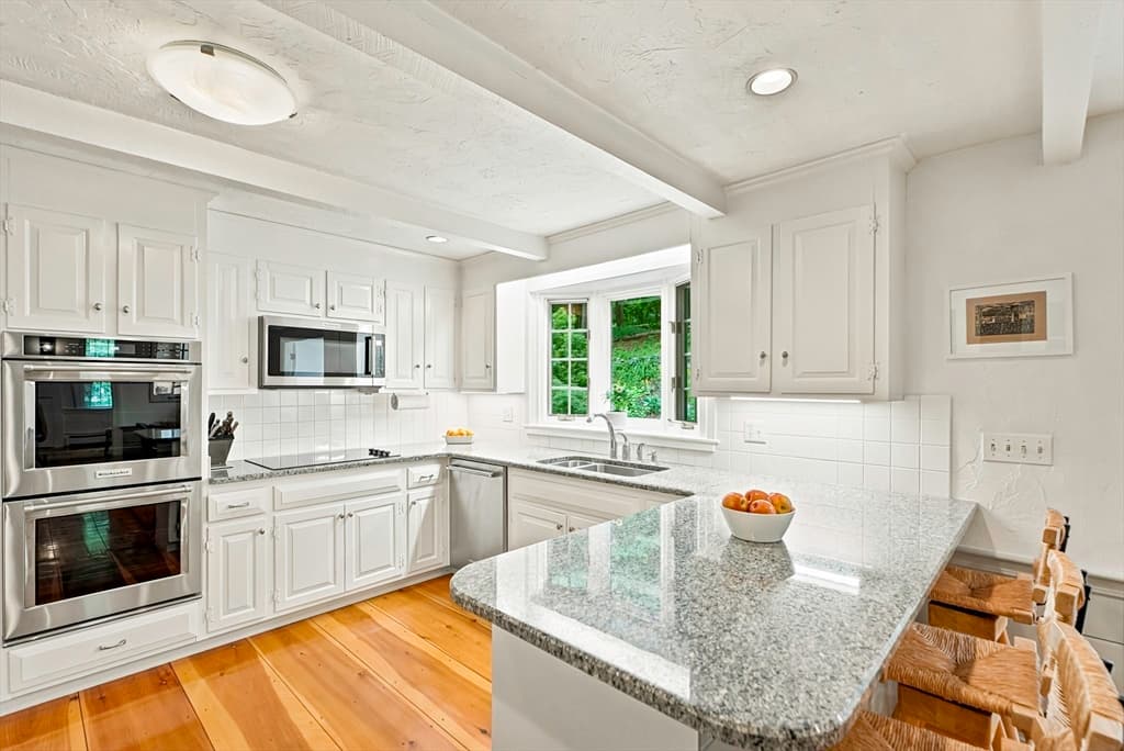 2 Stowe Rd, Southborough MA 01772 photo 4