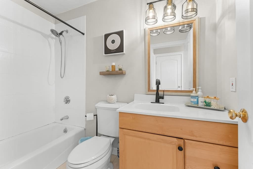 Condominium at 605 E Broadway # 301, Boston MA 02127, Boston, photo 14 of 31