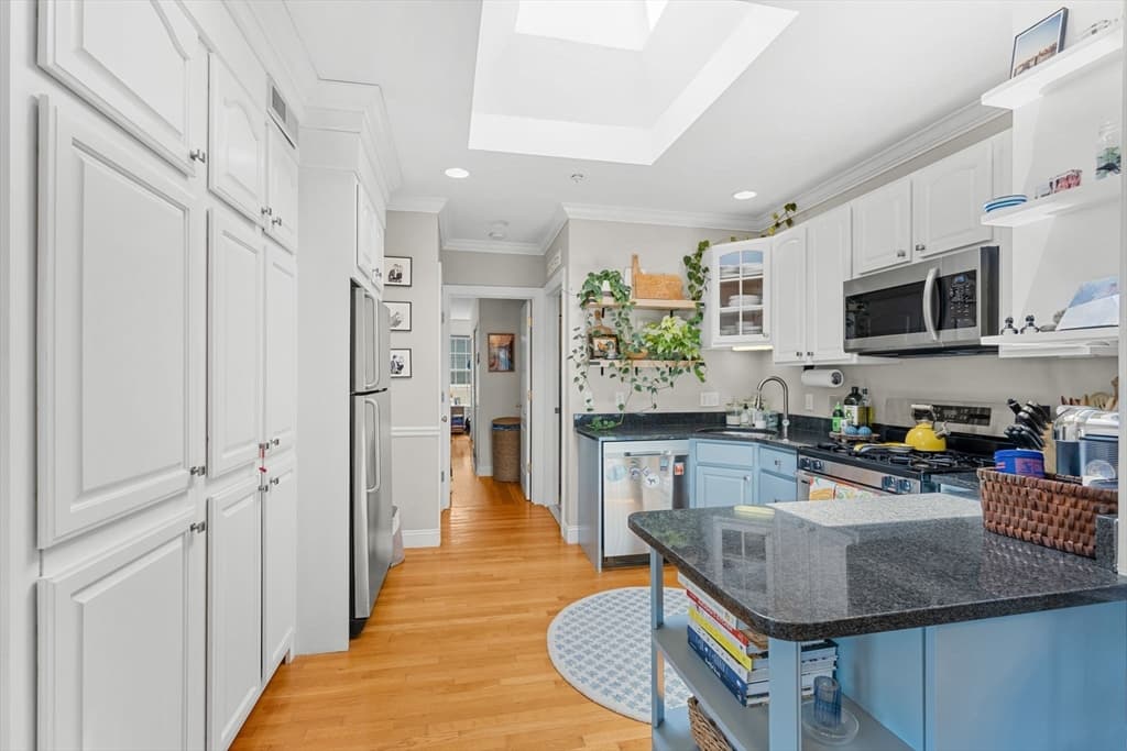 Condominium at 605 E Broadway # 301, Boston MA 02127, Boston, photo 8 of 31
