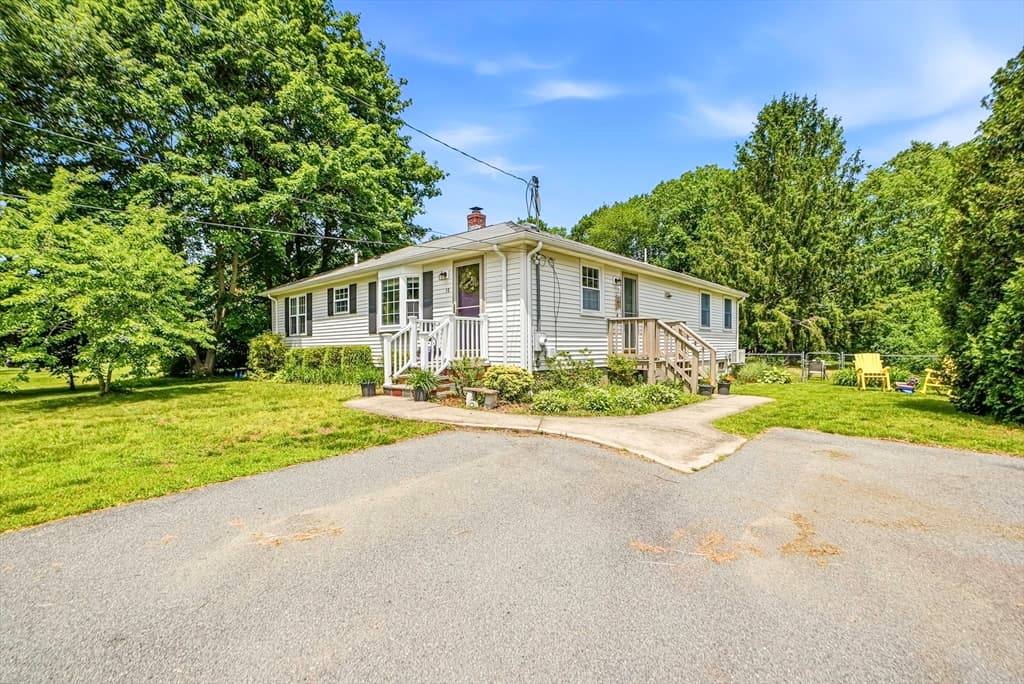58 Wedgewood Dr, Holliston MA 01746 photo 2