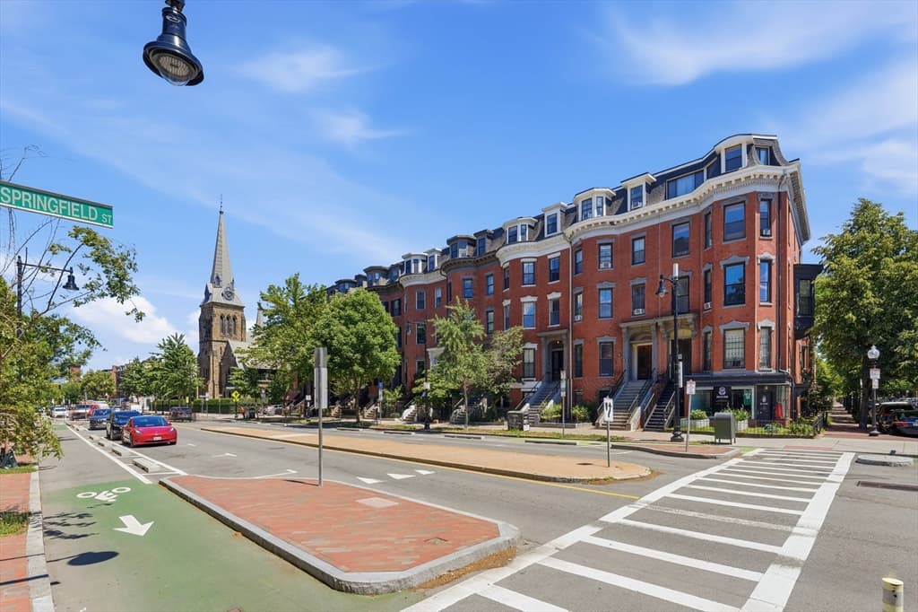 754 Tremont St # 4, Boston MA 02118 photo 39