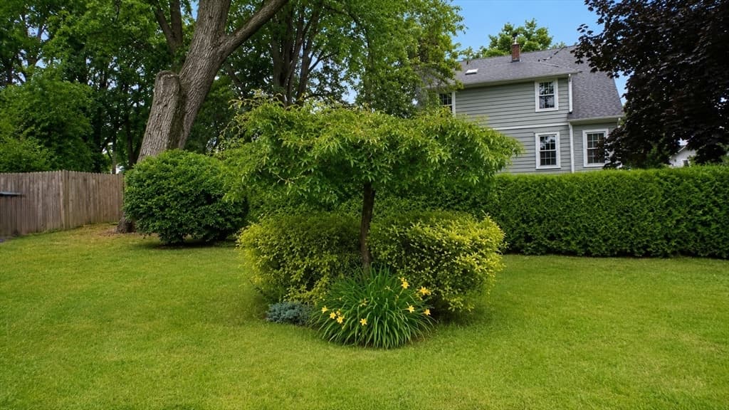 Single Family Residence at 14 Frank St, Middleboro MA 02346, Middleboro, photo 8 of 41