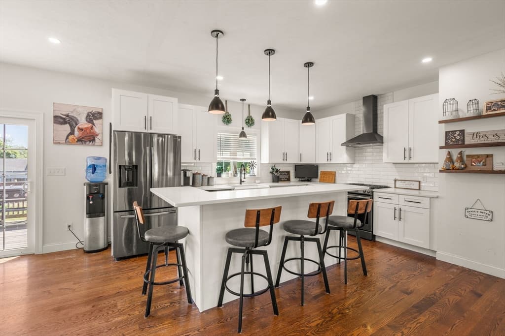 Single Family Residence at 3 Mia Cir, East Bridgewater MA 02333, East Bridgewater, photo 6 of 32