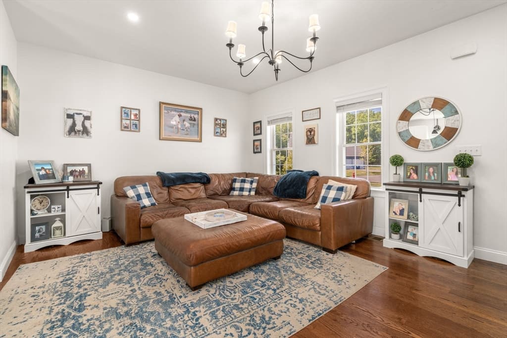 Single Family Residence at 3 Mia Cir, East Bridgewater MA 02333, East Bridgewater, photo 5 of 32