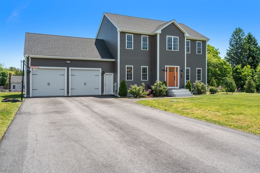 Single Family Residence at 3 Mia Cir, East Bridgewater MA 02333, East Bridgewater, photo 31 of 32