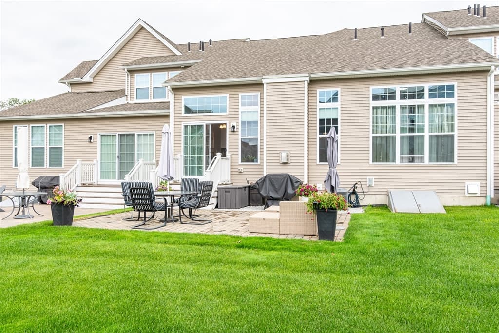 Condominium at 4 Plover Ln # 4, Methuen MA 01844, Methuen, photo 12 of 39
