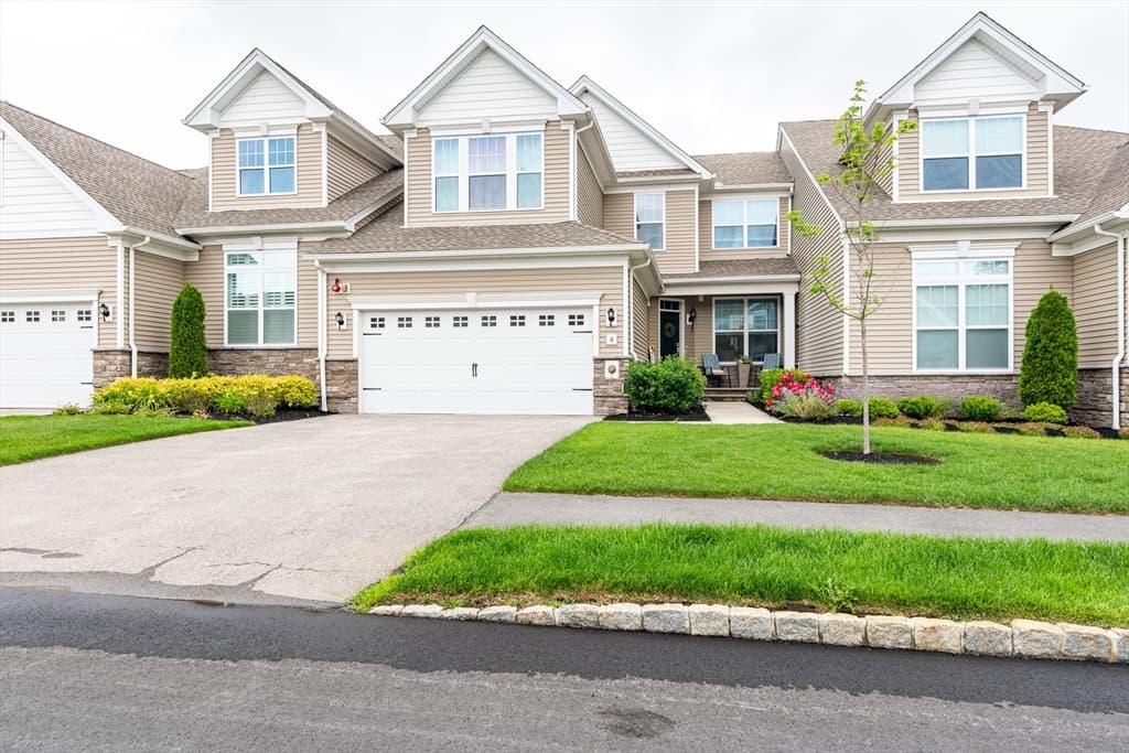 4 Plover Ln # 4, Methuen MA 01844