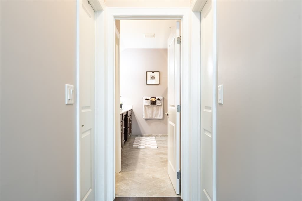 Condominium at 4 Plover Ln # 4, Methuen MA 01844, Methuen, photo 20 of 39