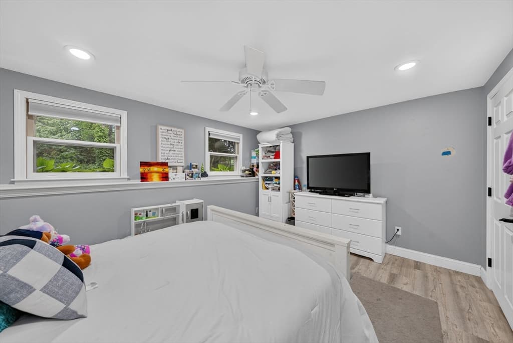 112 Bond Rd, Charlton MA 01507 photo 29