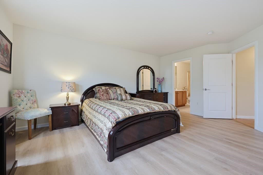 35 Howarth Dr, Upton MA 01568 photo 32