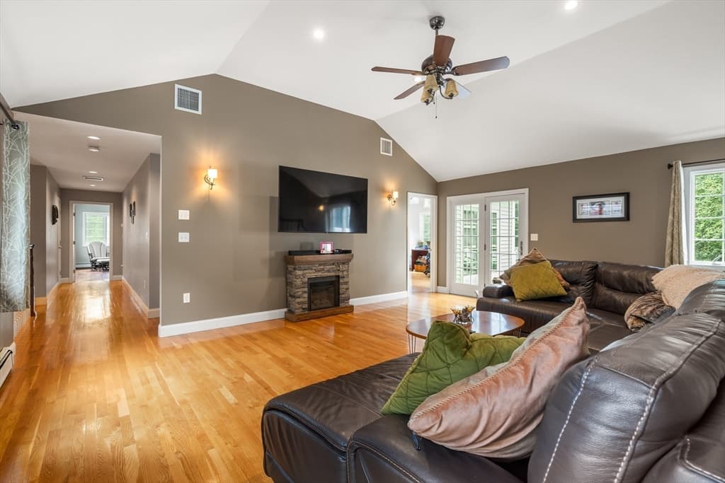 33 Russell Rd, Hanover MA 02339 photo 6