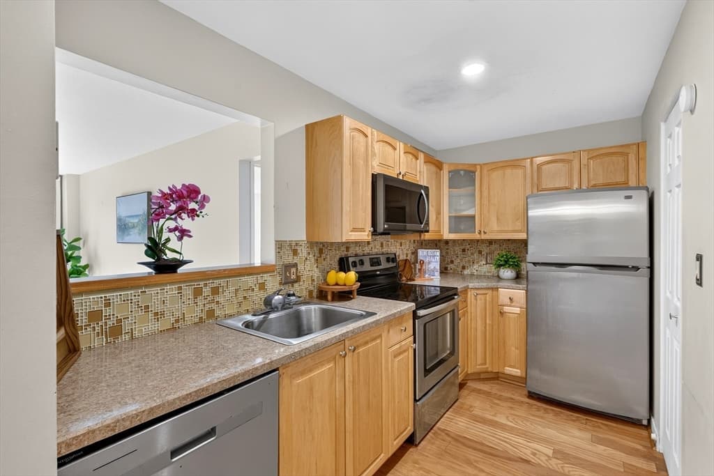 269 Cambridge Rd # 608, Woburn MA 01801 photo 3