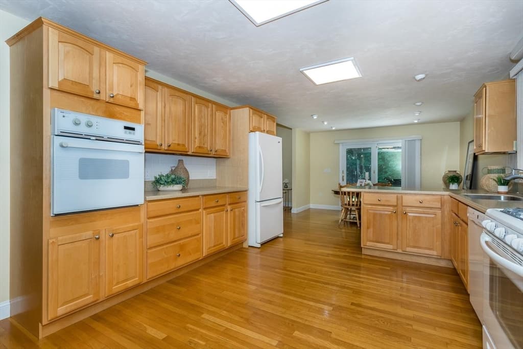 140 Grace Ln, Stoughton MA 02072 photo 7
