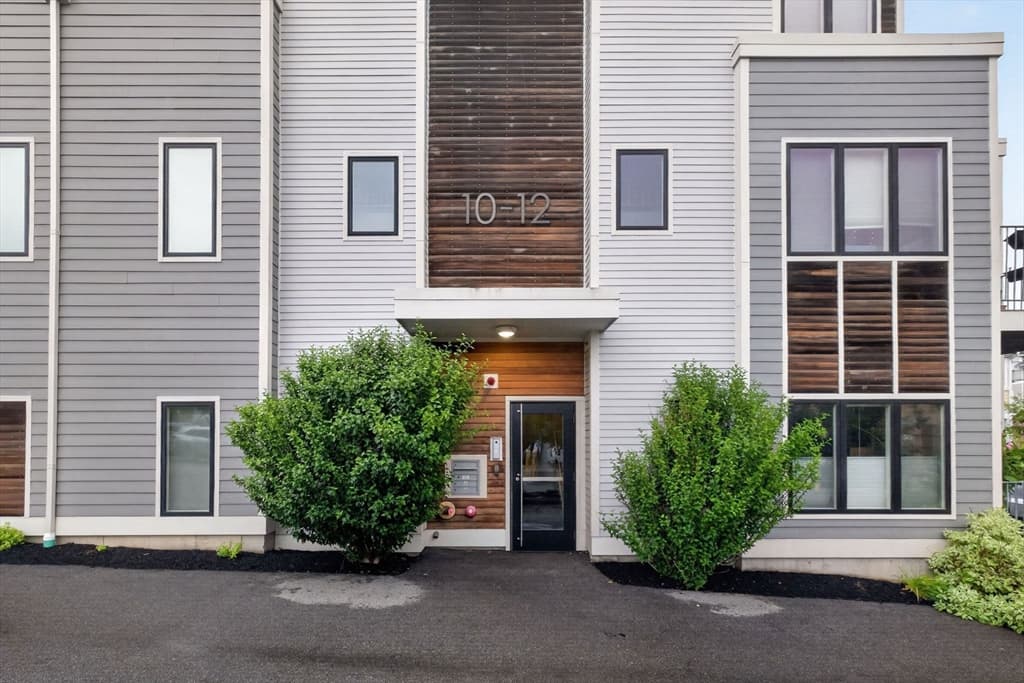 Condominium at 10-12 Tafthill Park # 1, Boston MA 02131, Boston, photo 21 of 29