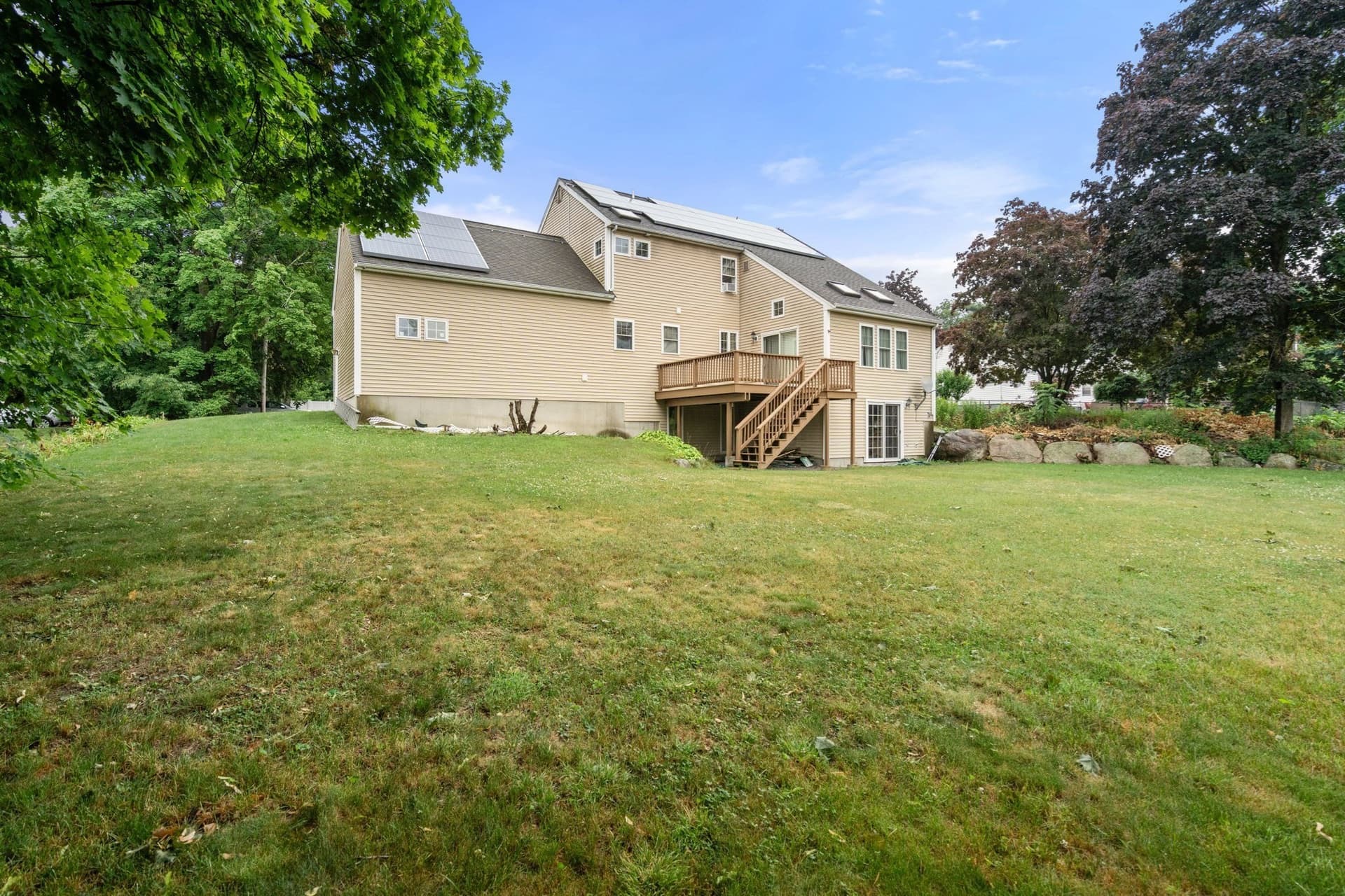 Single Family Residence at 86 Oakland St, Stoughton MA 02072, photo 10 of 34
